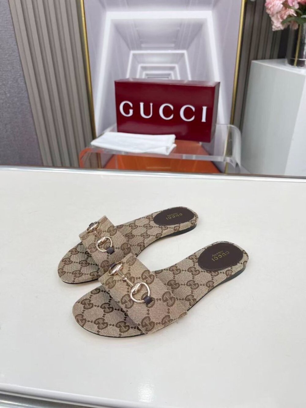 Gucci Sandals With Box - Picture 2 of 6